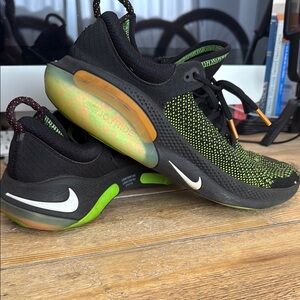 Nike 2019
Joyride Run 'Electric Green'